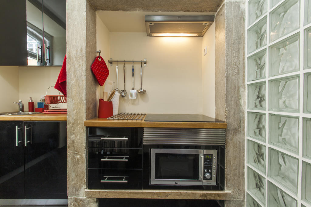 Remodeled Historic Apartment In Bairro Alto Lisbon Room photo